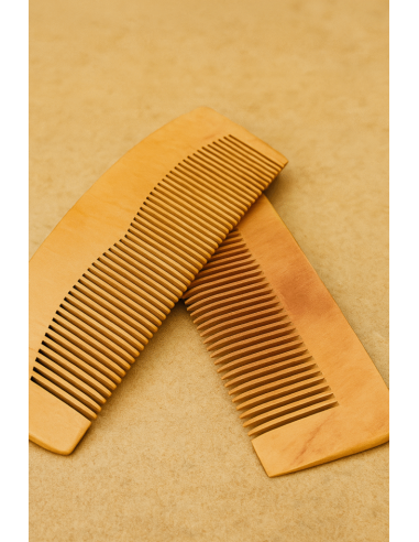 Peigne en bois artisanal